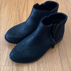 Like new girls black boots size 2